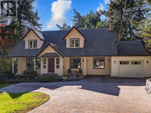 2905 Tudor Avenue, Saanich, BC, V8N1M2 | Card Image