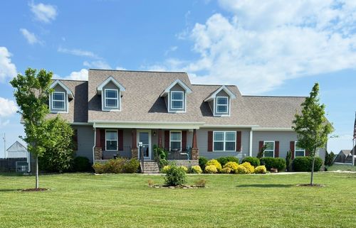 985 Richland Farms Dr, Manchester, TN, 37355-2710 | Card Image
