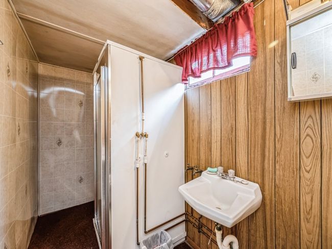 301 1 St St, House other with 3 bedrooms, 4 bathrooms and null parking in Shellsburg IA | Image 23