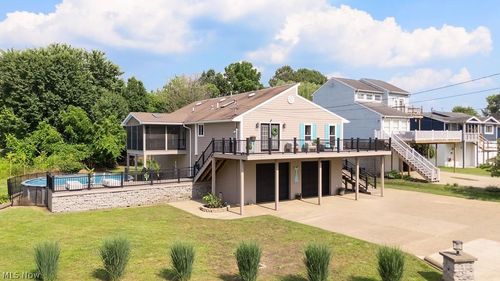 31 Anns Dr, Vienna, WV, 26105-1068 | Card Image