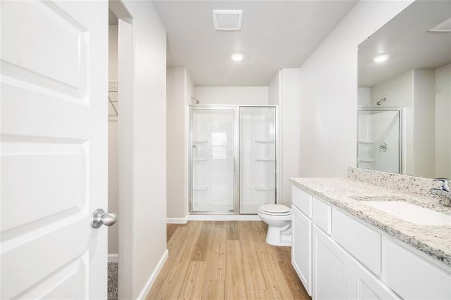 Create your perfect bathroom spa in the ensuite bathroom complete with HUGE walk-in closet! | Image 5