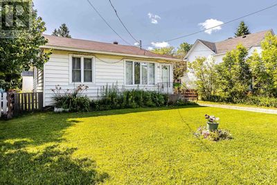 46 Knox Ave, Home with 2 bedrooms, 1 bathrooms and null parking in Sault Ste. Marie ON | Image 2