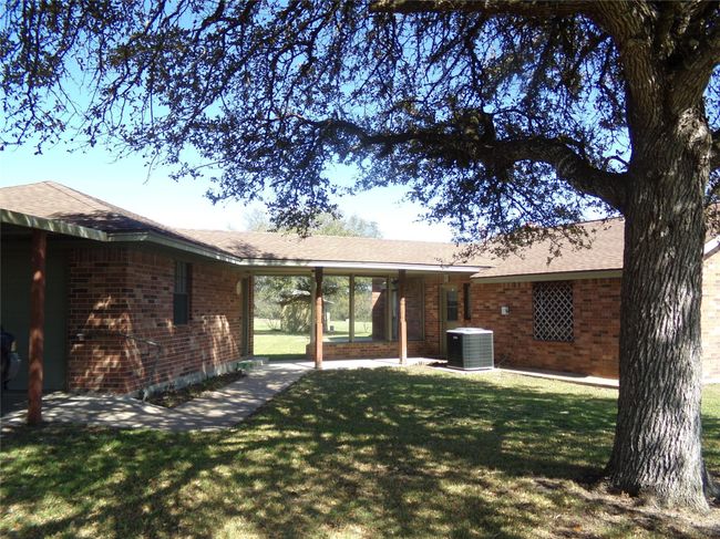 1931 Bruno Rd, Home with 4 bedrooms, 3 bathrooms and 4 parking in Schulenburg TX | Image 12