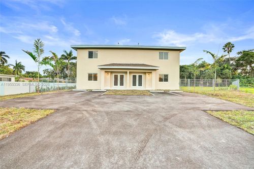 250 Ne 119th St, Miami, FL, 33161-6149 | Card Image