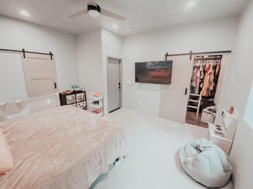 7994 E Evans Creek Rd, Rogue River, OR, 97537-6653 | Card Image