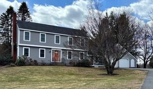 90 Tuttle Rd, Sterling, MA, 01564-2102 | Card Image