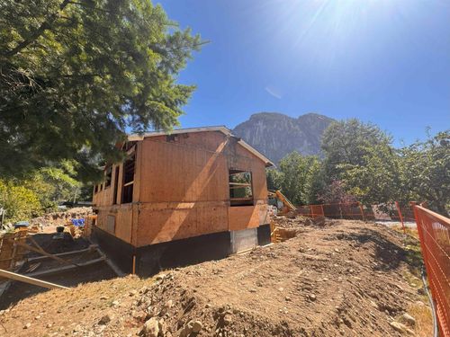 1764 Garden Pl, Squamish, BC, V8B0X5 | Card Image