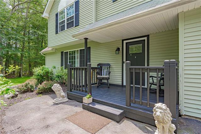 Laverne Dr, Dingmans Ferry, PA 18328