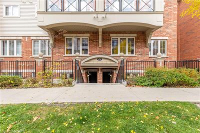 15 - 2464 Post Rd, Home with 2 bedrooms, 1 bathrooms and 1 parking in Oakville ON | Image 3