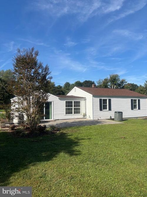 925 Waters Ave, FALLSTON, MD, 21047-2310 | Card Image