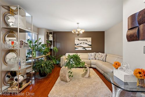 43275 Pond Bluff Dr, Belleville, MI, 48111-7313 | Card Image