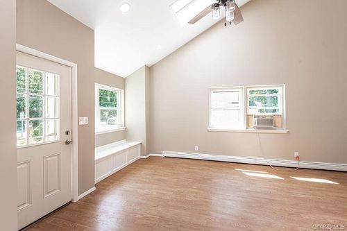 90 Overlook Rd, Brookhaven, NY, 11719-9726 | Card Image