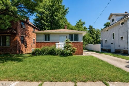 15811 Arcade Ave, Cleveland, OH, 44110-1629 | Card Image