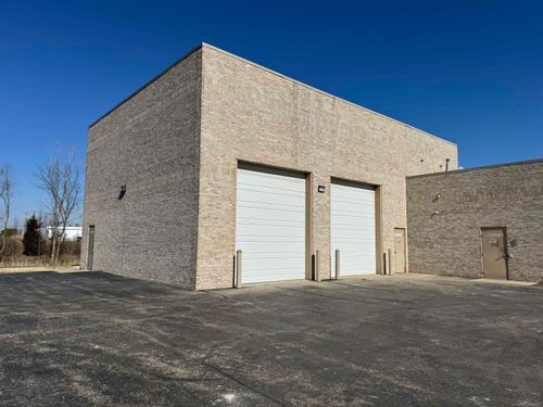 55951 Gratiot Ave, Chesterfield, MI, 48051-1221 | Card Image