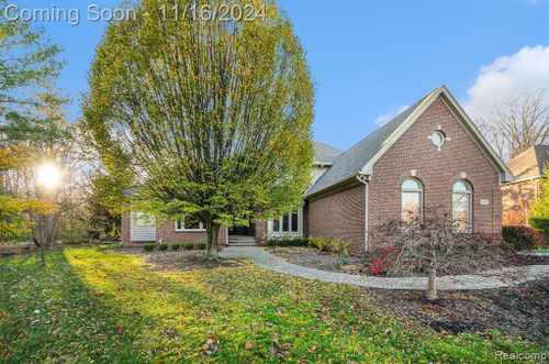 22451 Kensington, Novi, MI, 48374 | Card Image