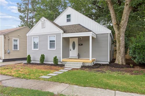1709 Des Moines Ave, Portsmouth, VA, 23704-4305 | Card Image