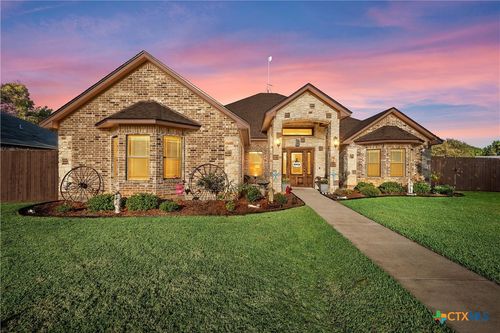 1515 N Davis St, West, TX, 76691-1010 | Card Image