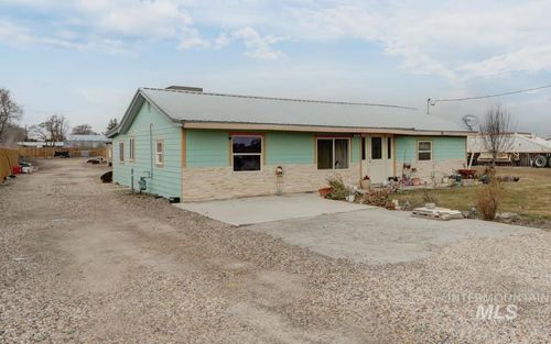 801 Thrifty Way, Ontario, OR, 97914 | Card Image