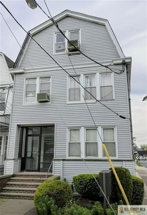 471 Lawrie St, Perth Amboy, NJ, 08861-3129 | Card Image
