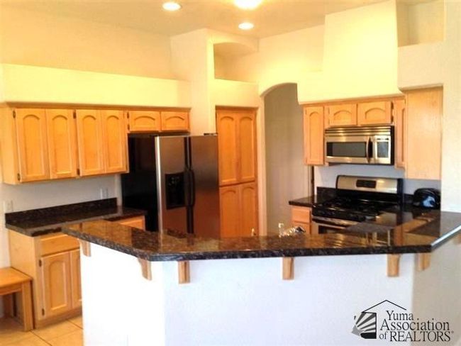 14393 E 53 Rd Ln, House other with 3 bedrooms, 2 bathrooms and 2 parking in Yuma AZ | Image 5