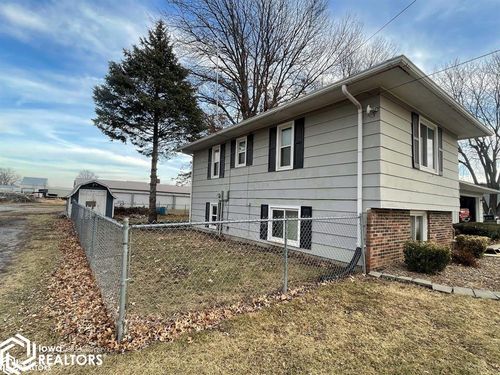 2001 S 16th St, Centerville, IA, 52544-3033 | Card Image