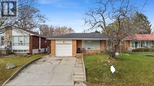 698 W 5th St, Hamilton, ON, L9C3R2 | Card Image