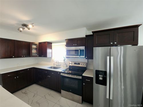 2711 Dewitt Pl, Bronx, NY, 10469-5564 | Card Image