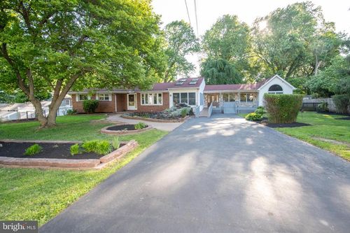 519 Parkvale Ave, LANGHORNE, PA, 19047-2649 | Card Image