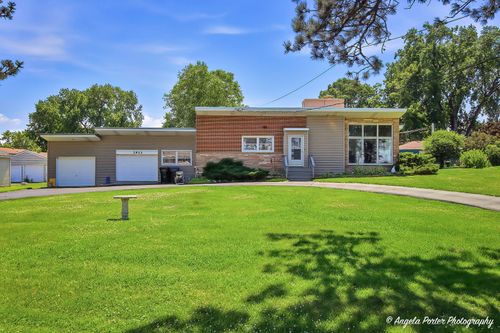 2923 Shorewood Drive, Mchenry, IL, 60050 | Card Image