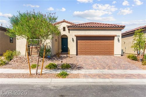 851 Klamath Springs St, Henderson, NV, 89011-2693 | Card Image