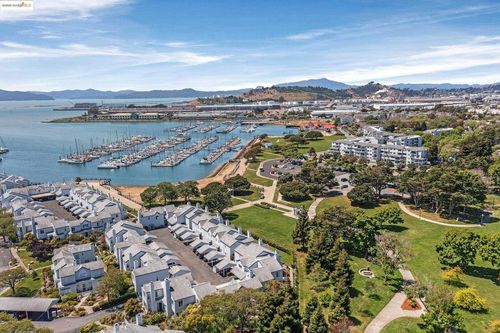 408 Commodore Dr, Richmond, CA, 94804-4582 | Card Image