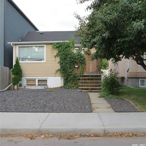 2256 Wascana St, Regina, SK, S4T4K2 | Card Image
