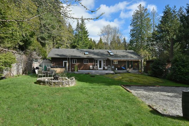 1559 Park Avenue, House other with 2 bedrooms, 2 bathrooms and 4 parking in Roberts Creek BC | Image 23