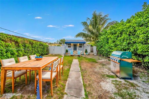 2372 Nw 34th St, Miami, FL, 33142-5308 | Card Image