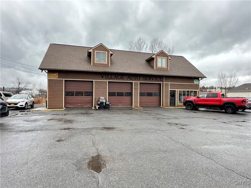 611 W Manlius St, East Syracuse, NY, 13057-2119 | Card Image