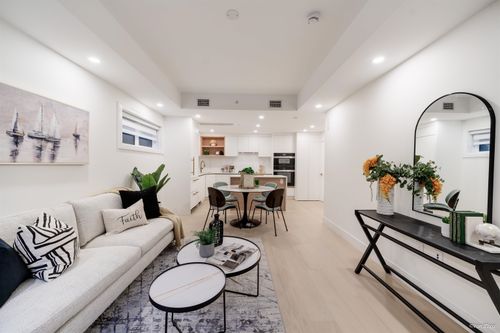 105-918 32nd Ave W, Vancouver, BC, V5Z2K2 | Card Image