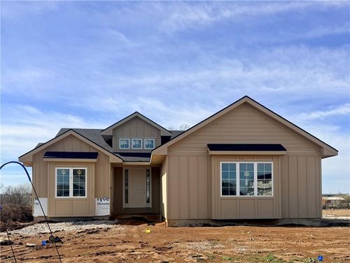 20804 Emerald St, Spring Hill, KS, 66083-7603 | Card Image