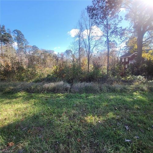 5805 Southstone Dr, Greensboro, NC, 27406-8716 | Card Image