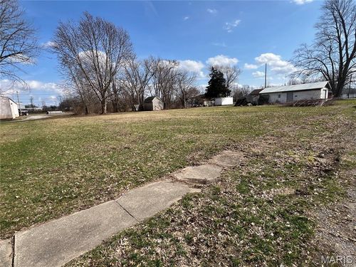1015 N West St, Carlinville, IL, 62626-1071 | Card Image