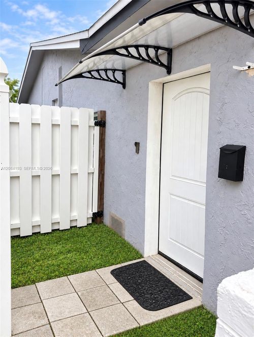 1-10261 Nw 24th Ct, Sunrise, FL, 33322-2627 | Card Image