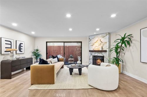 apt-4-1807 10th St, Santa Monica, CA, 90404-4538 | Card Image