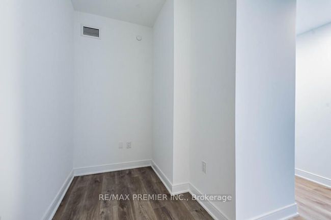 1620 - 86 Dundas St E, Condo with 2 bedrooms, 2 bathrooms and null parking in Mississauga ON | Image 15