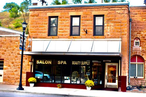 401 N River St, hot springs, SD, 57747-1482 | Card Image