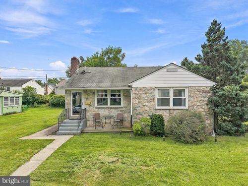 654 Woodland Ave, POTTSTOWN, PA, 19464-4310 | Card Image