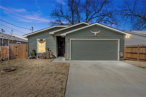 704 E Pecan Avenue, Waco, TX, 76704 | Card Image