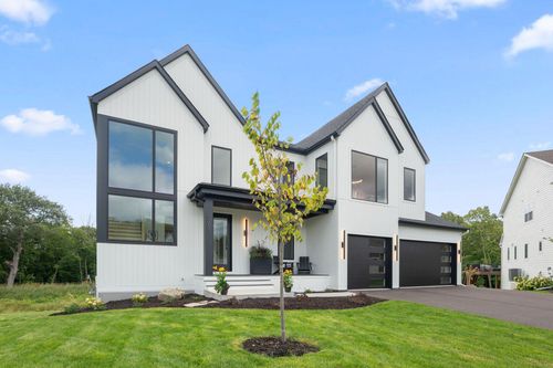 5250 Polaris Ln N, Plymouth, MN, 55446-3798 | Card Image