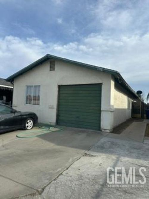 1116 Alila Ave, Delano, CA, 93215-1148 | Card Image