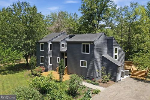 2391 Holly Springs Rd, AMISSVILLE, VA, 20106-1721 | Card Image