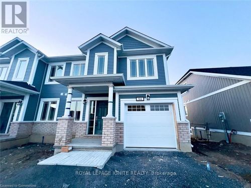 94 Golf Links Dr, Bath, ON, K0H1G0 | Card Image