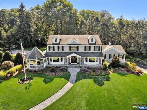 5 Academy Rd, Ho Ho Kus, NJ, 07423-1301 | Card Image